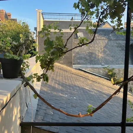 Charming T2 Near Of Apartment *