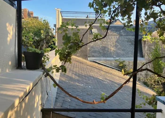 Charming T2 Near Of Apartament *